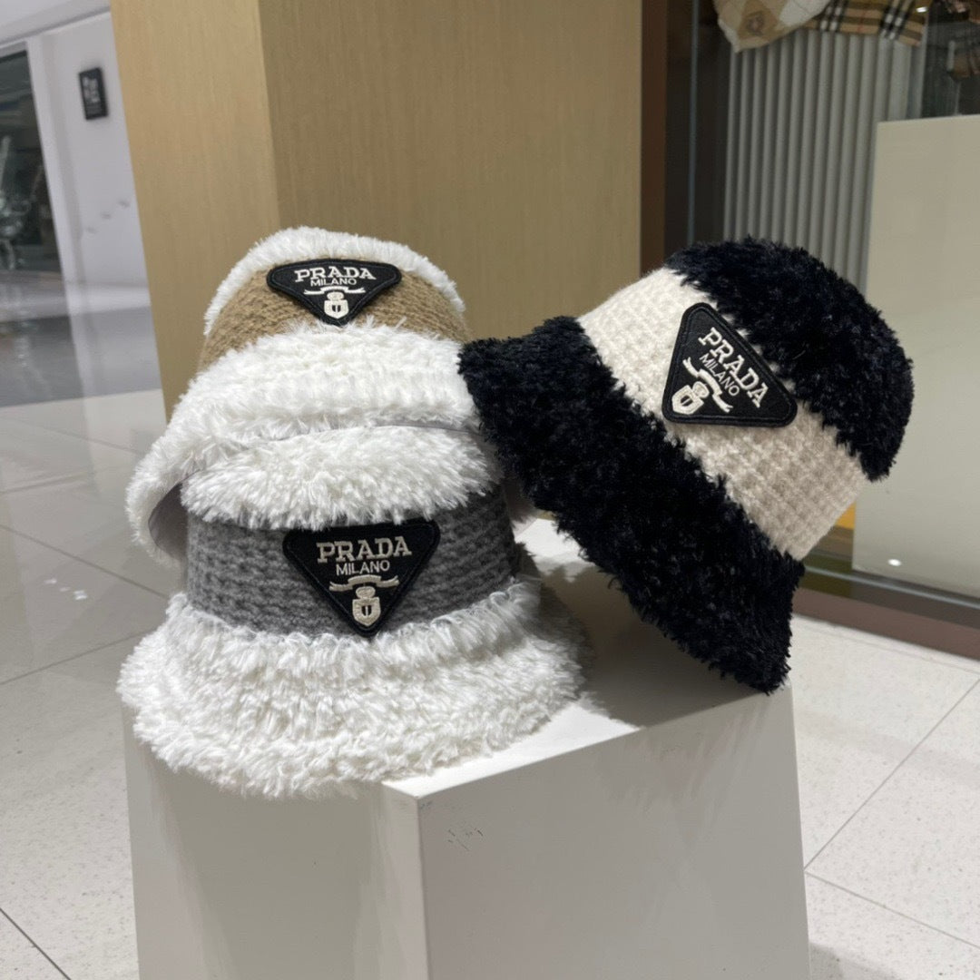 PRA 25 PLUSH KNITTED HAT BROWN AND WHITE 824815