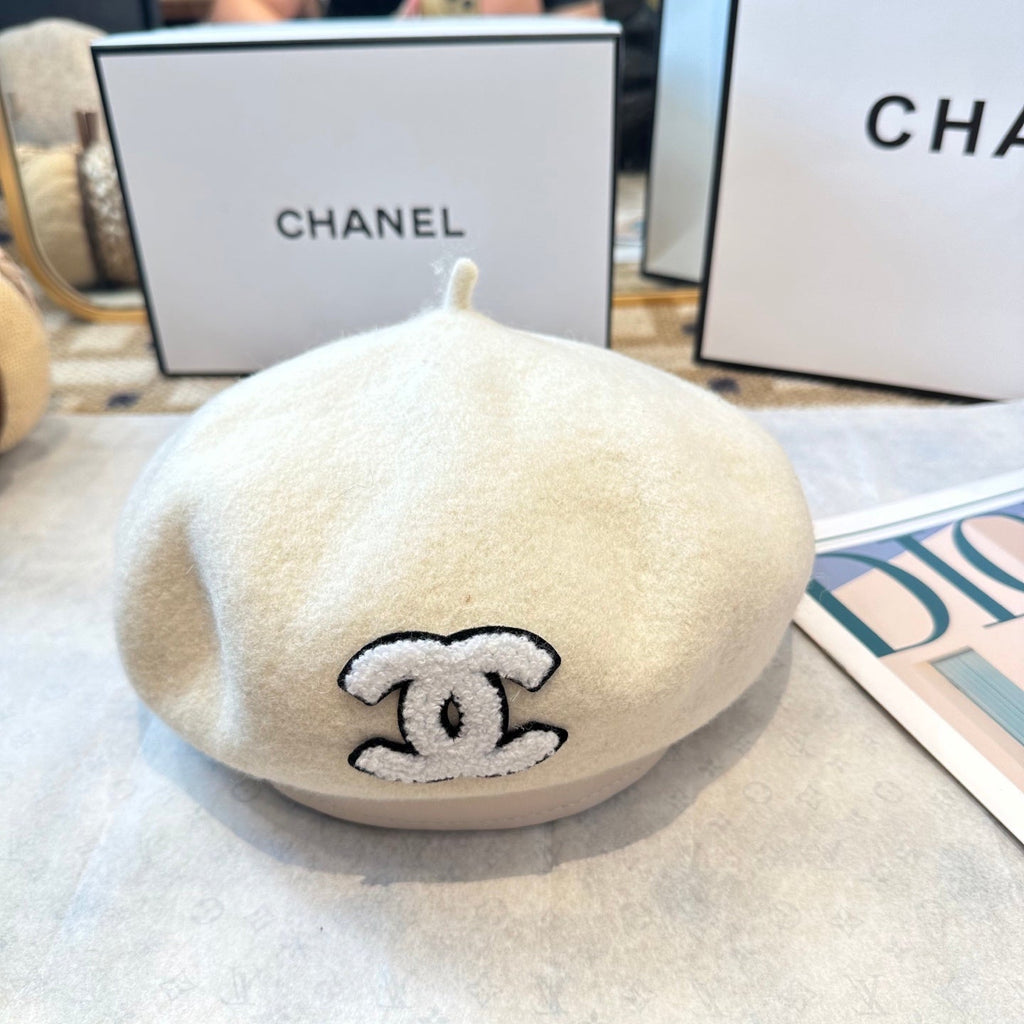 Chanel New Wool Beret White 960040