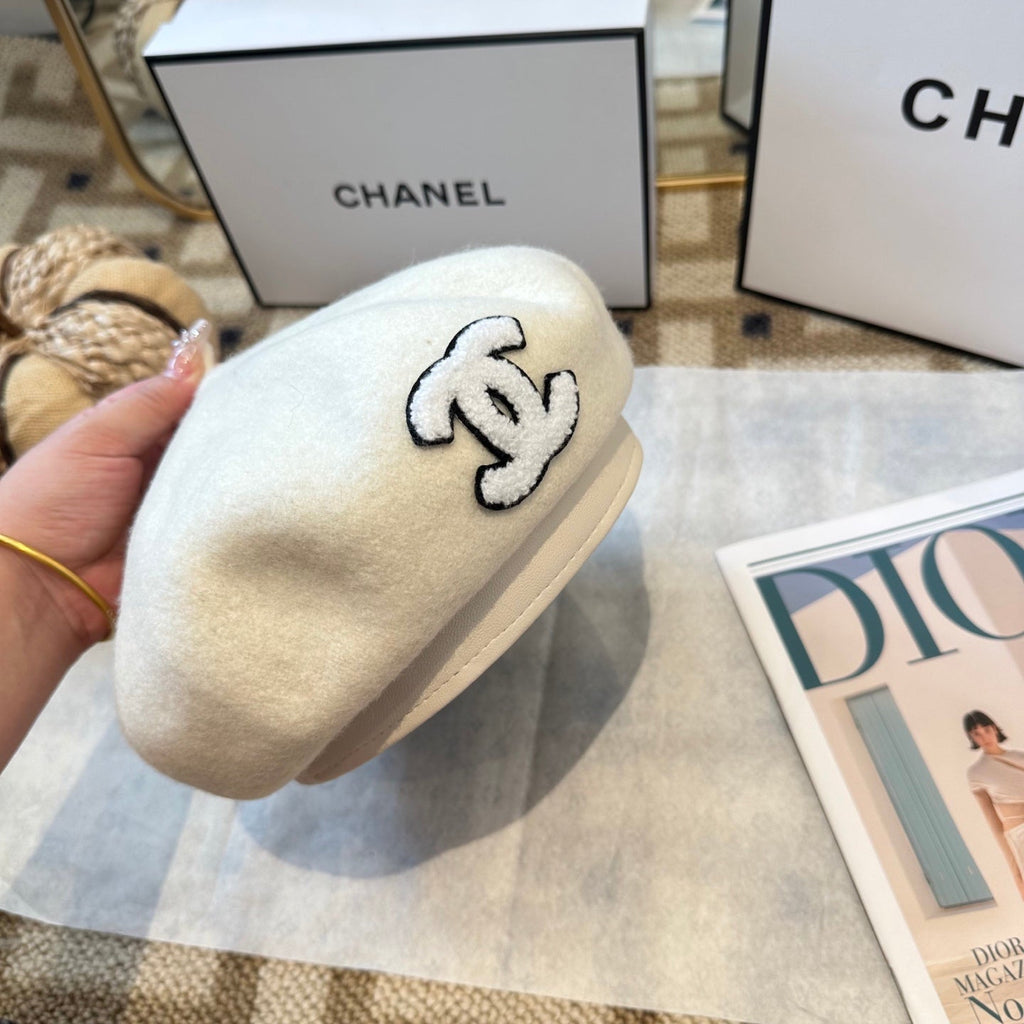 Chanel New Wool Beret White 960040