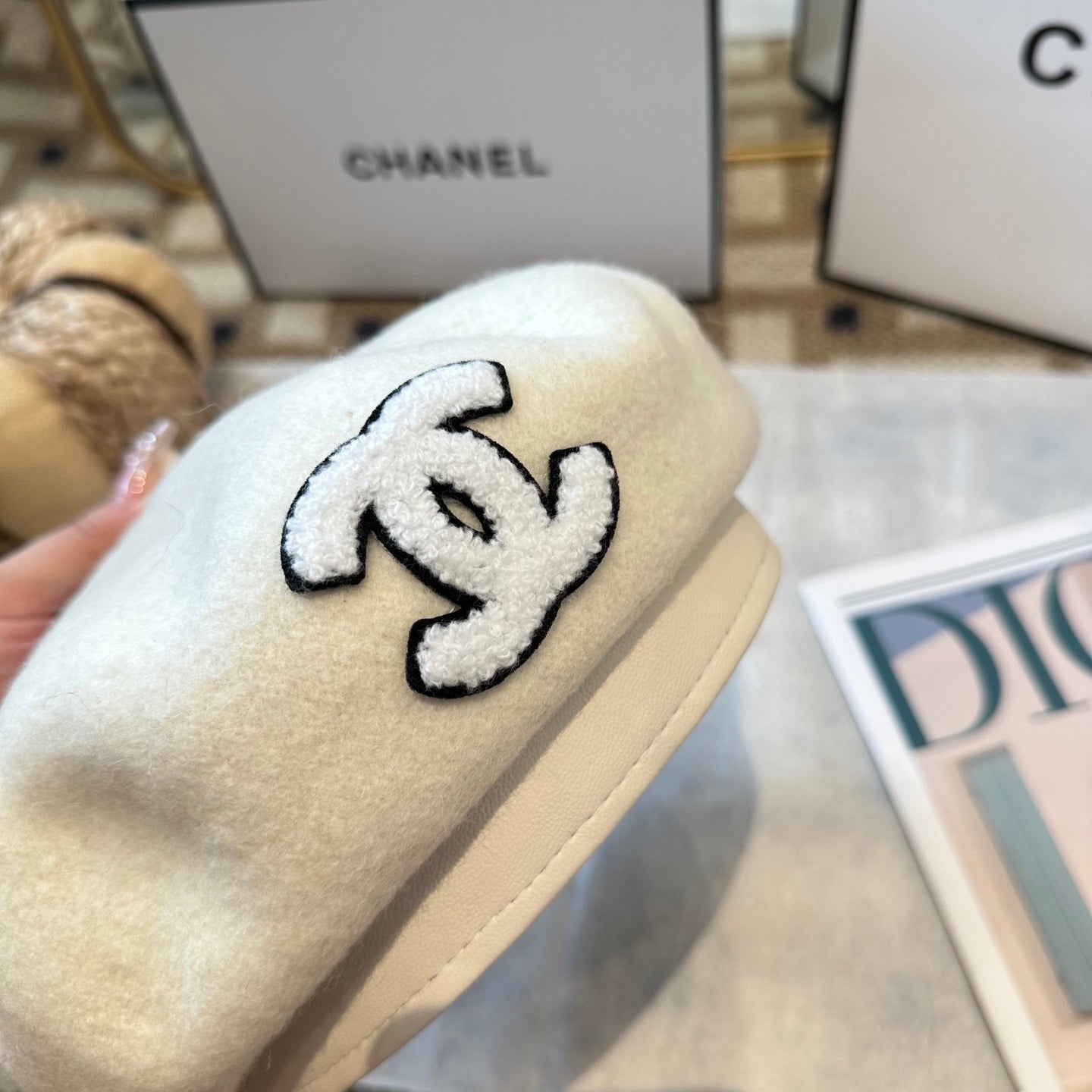 Chanel New Wool Beret White 960040