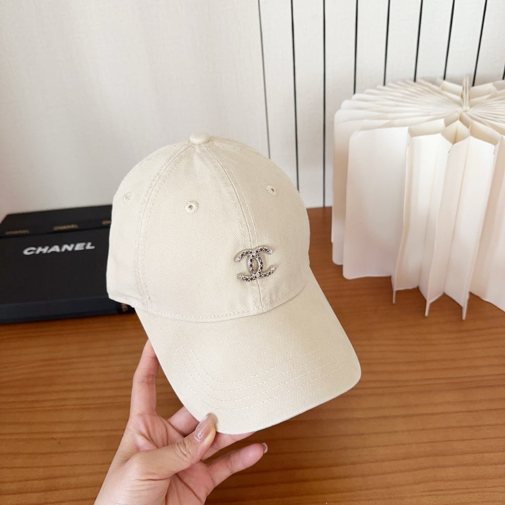 Chanel New Baseball Cap White in Cotton 960120