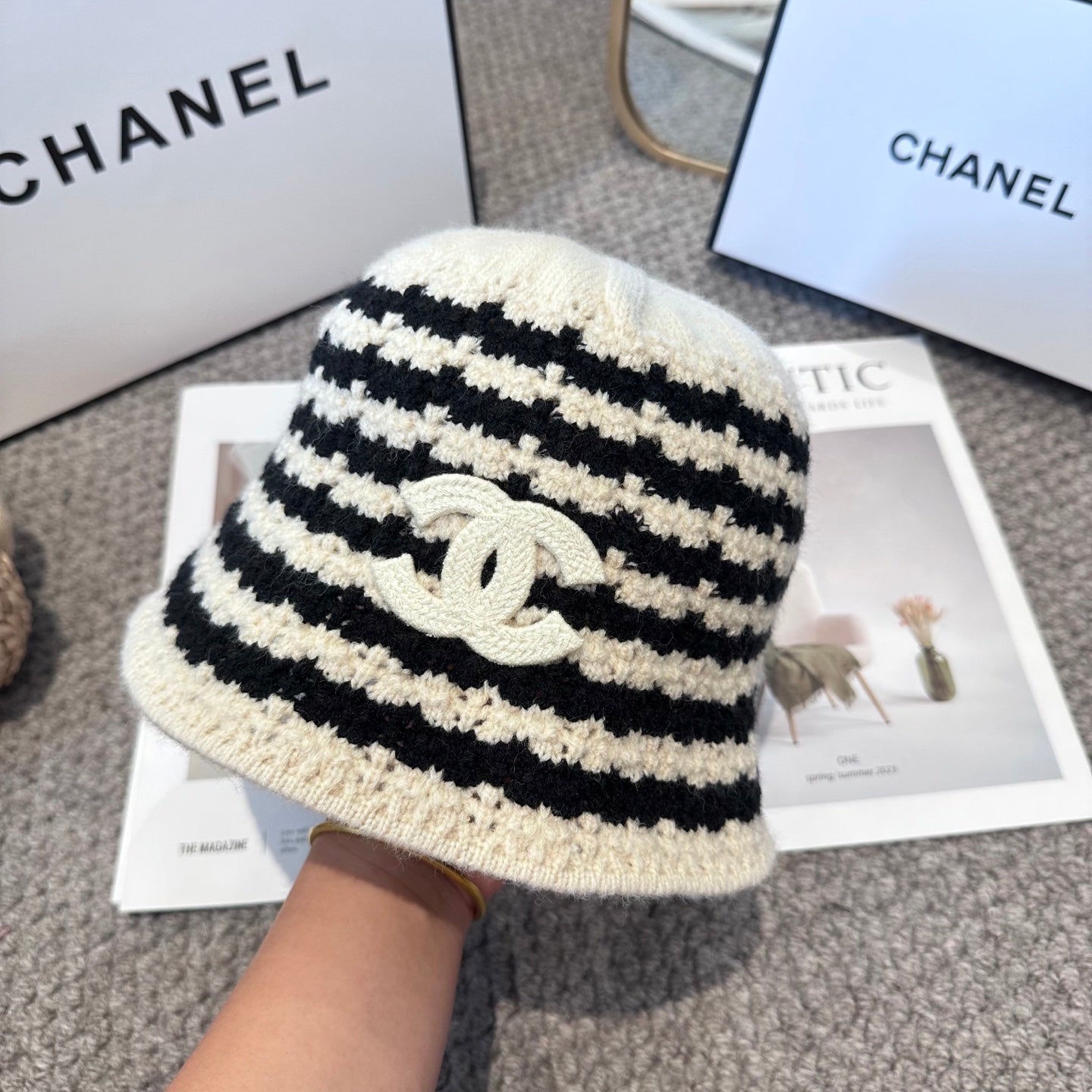 Chanel Simple New Fisherman's White Black in Wool Knitting 960051