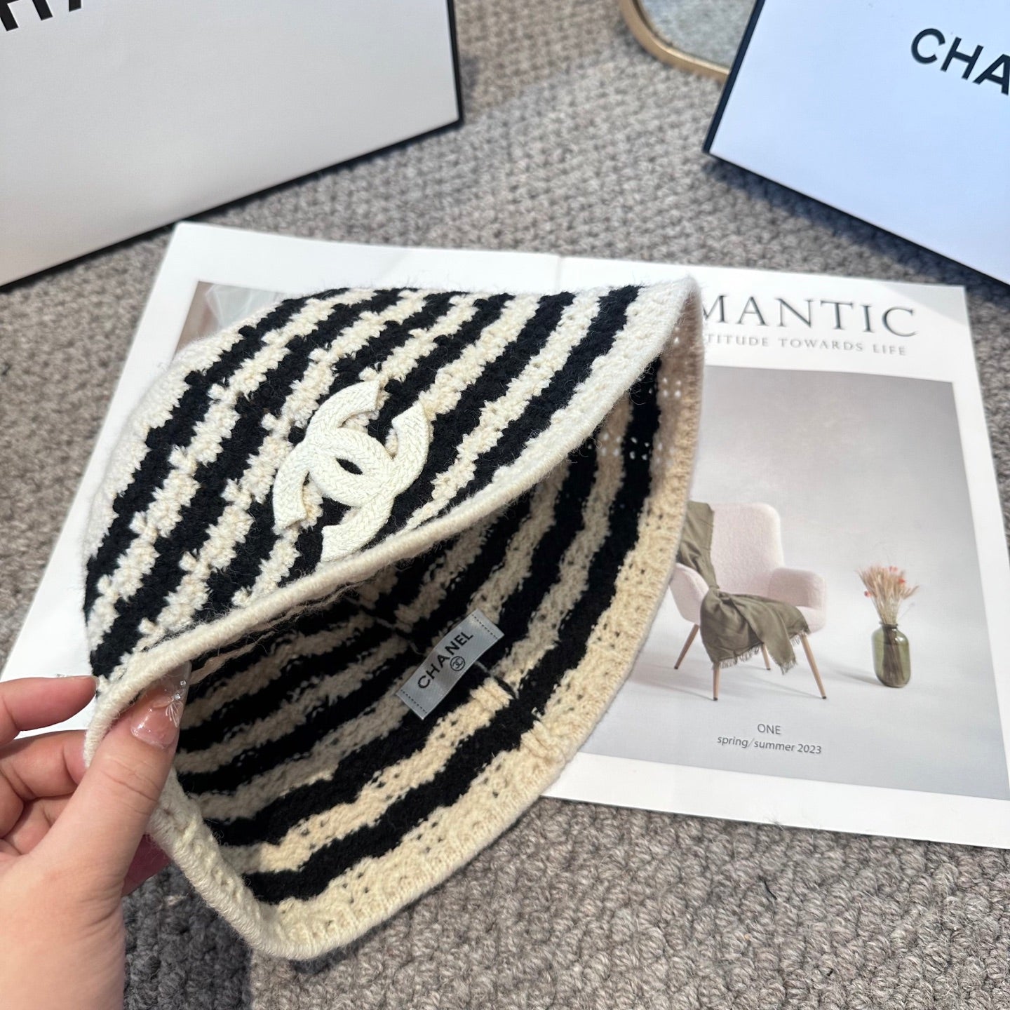 Chanel Simple New Fisherman's White Black in Wool Knitting 960051