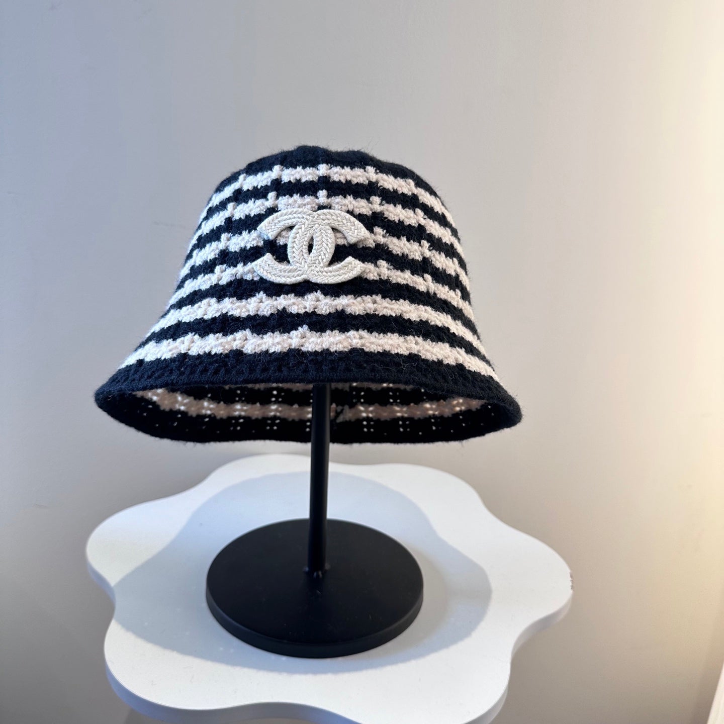 Chanel Simple New Fisherman's Black White  in Wool Knitting 960053