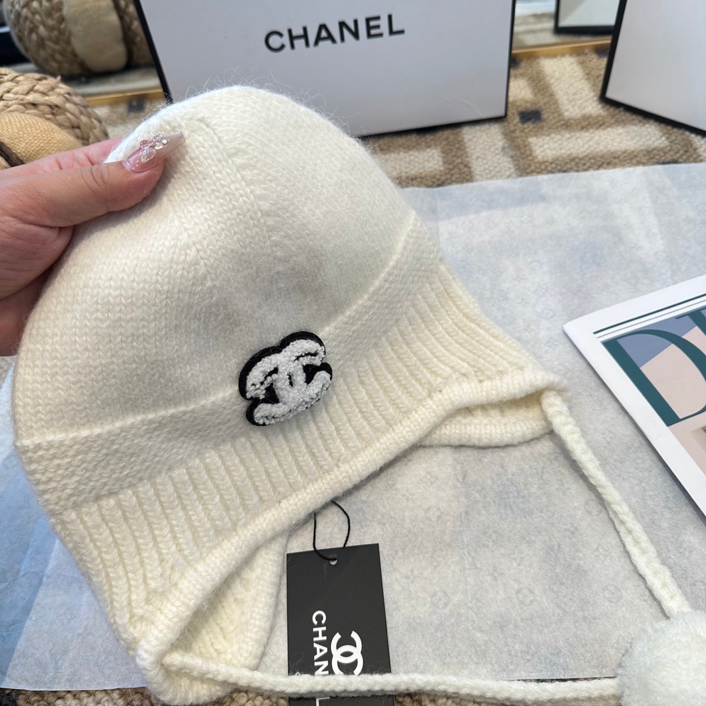Chanel Fall/Winter White Wool Knitting Beanie 960068