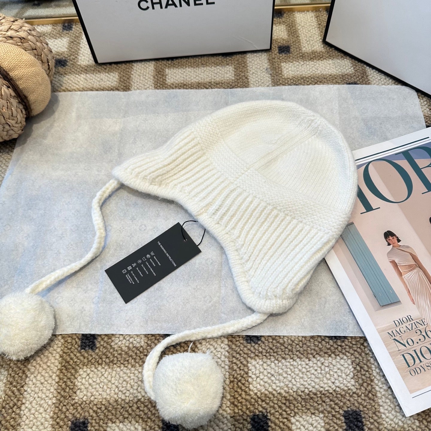 Chanel Fall/Winter White Wool Knitting Beanie 960068