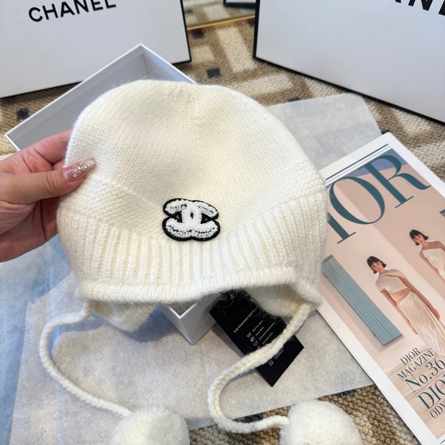 Chanel Fall/Winter White Wool Knitting Beanie 960068