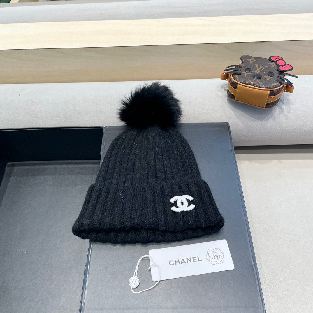 Chanel Women's Knitted Black Hat 980323