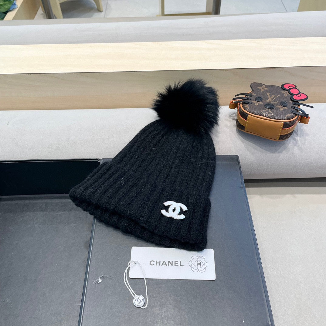 Chanel Women's Knitted Black Hat 980323
