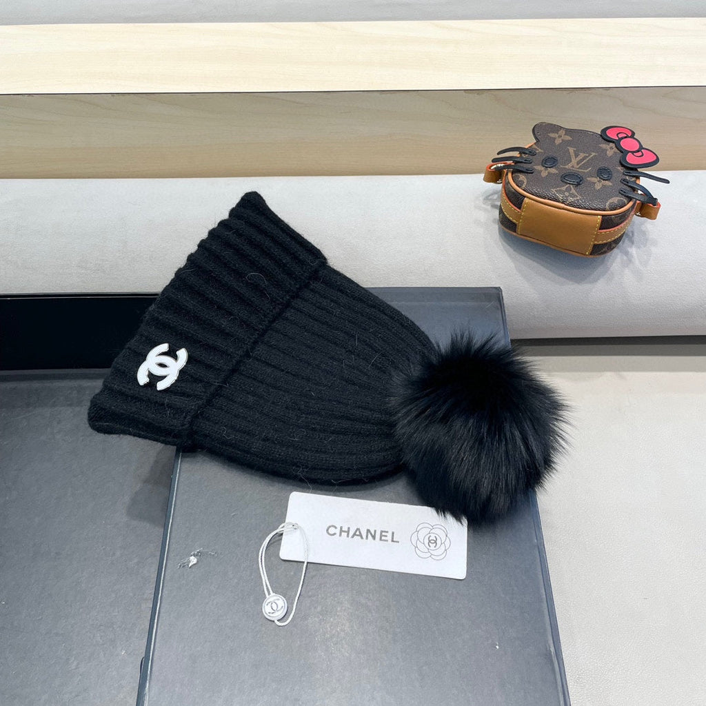 Chanel Women's Knitted Black Hat 980323