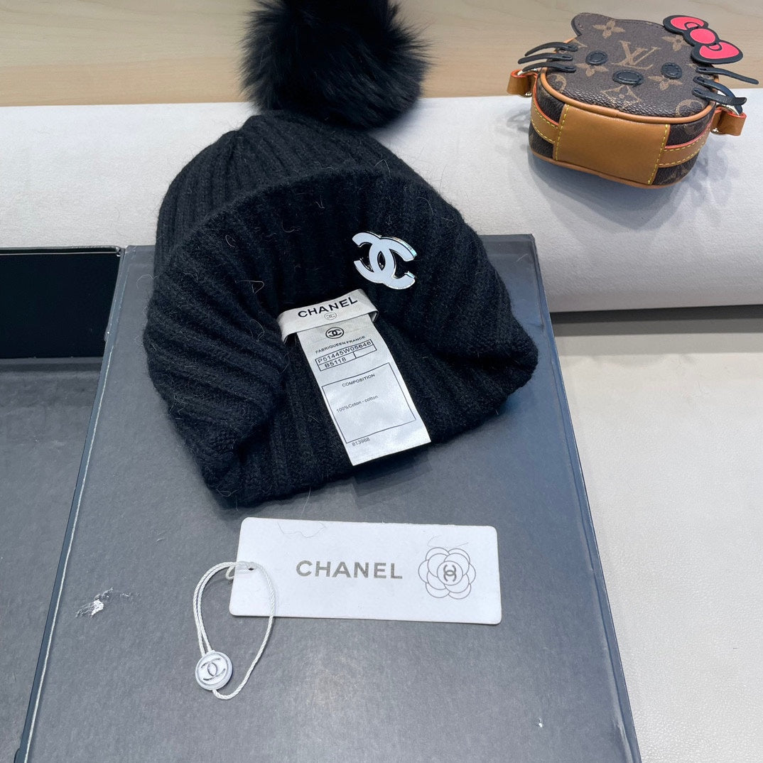 Chanel Women's Knitted Black Hat 980323