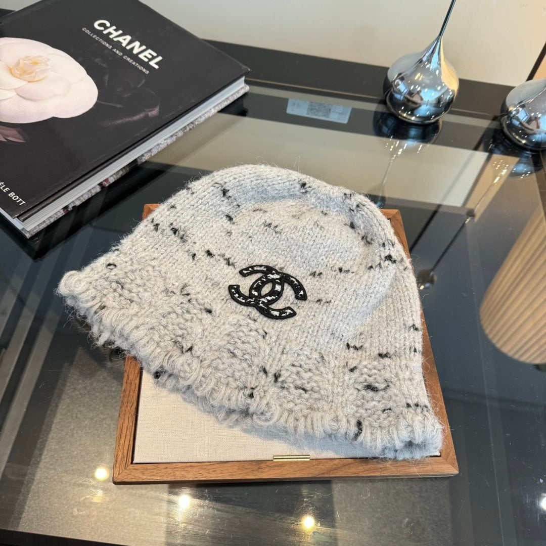 Chanel New Knitted Bucket Hat Light Gray in Fibrous 980146