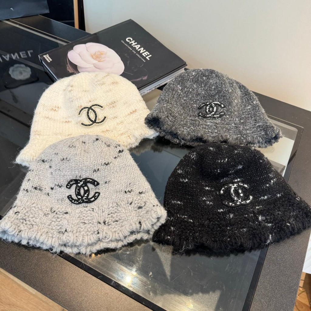 Chanel New Knitted Bucket Hat White in Fibrous 980143