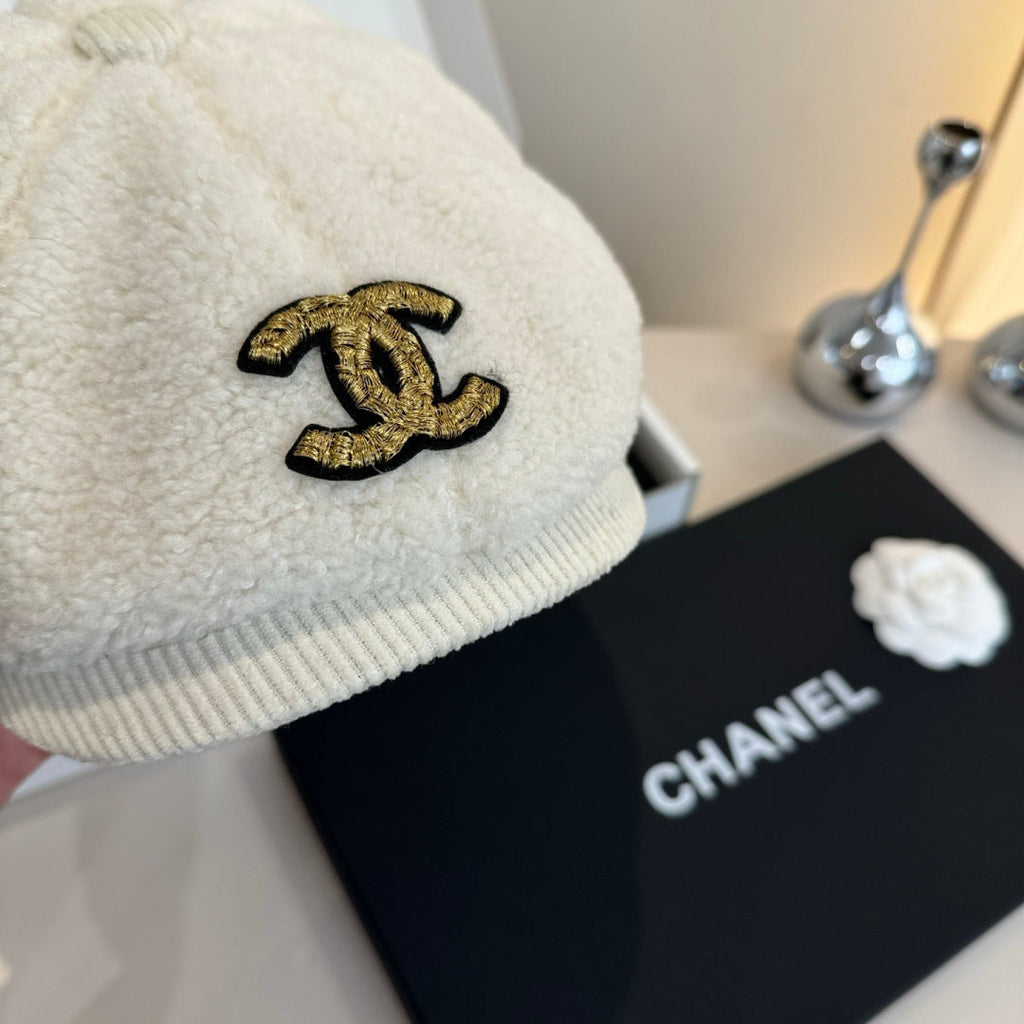 Chanel Wool Cap White in Fibrous 980124