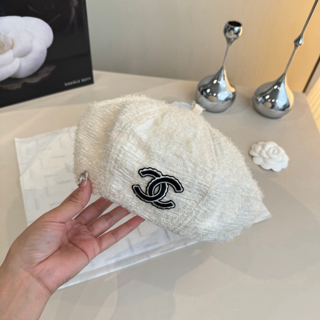 CC Beret White in Fibrous 980104
