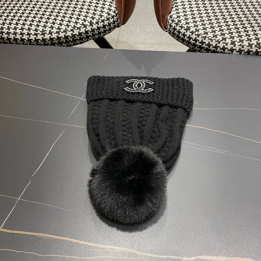 Chanel Knitted Beanie Black in Fibrous 979987