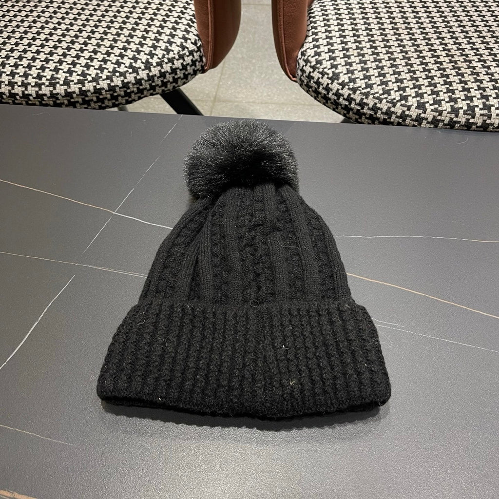 Chanel Knitted Beanie Black in Fibrous 979987