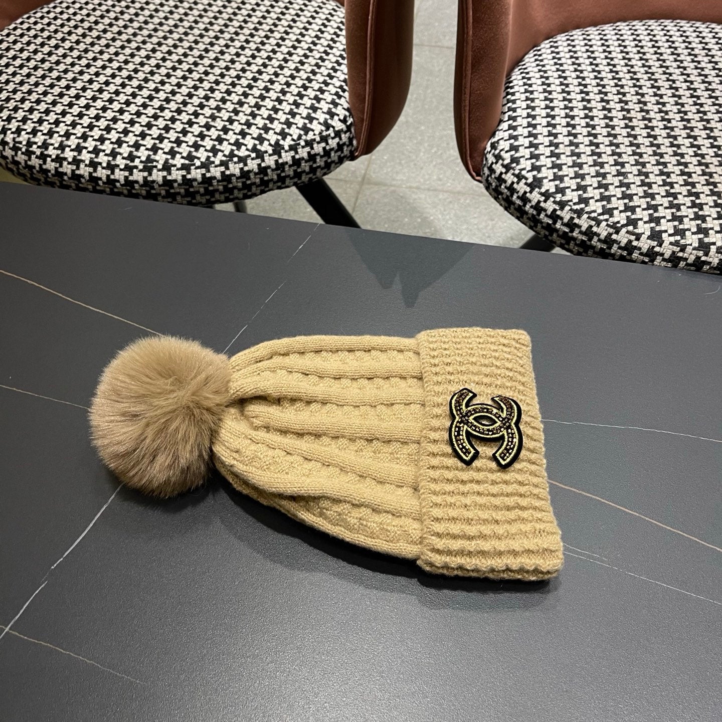 Chanel Knitted Beanie Brown in Fibrous 979984