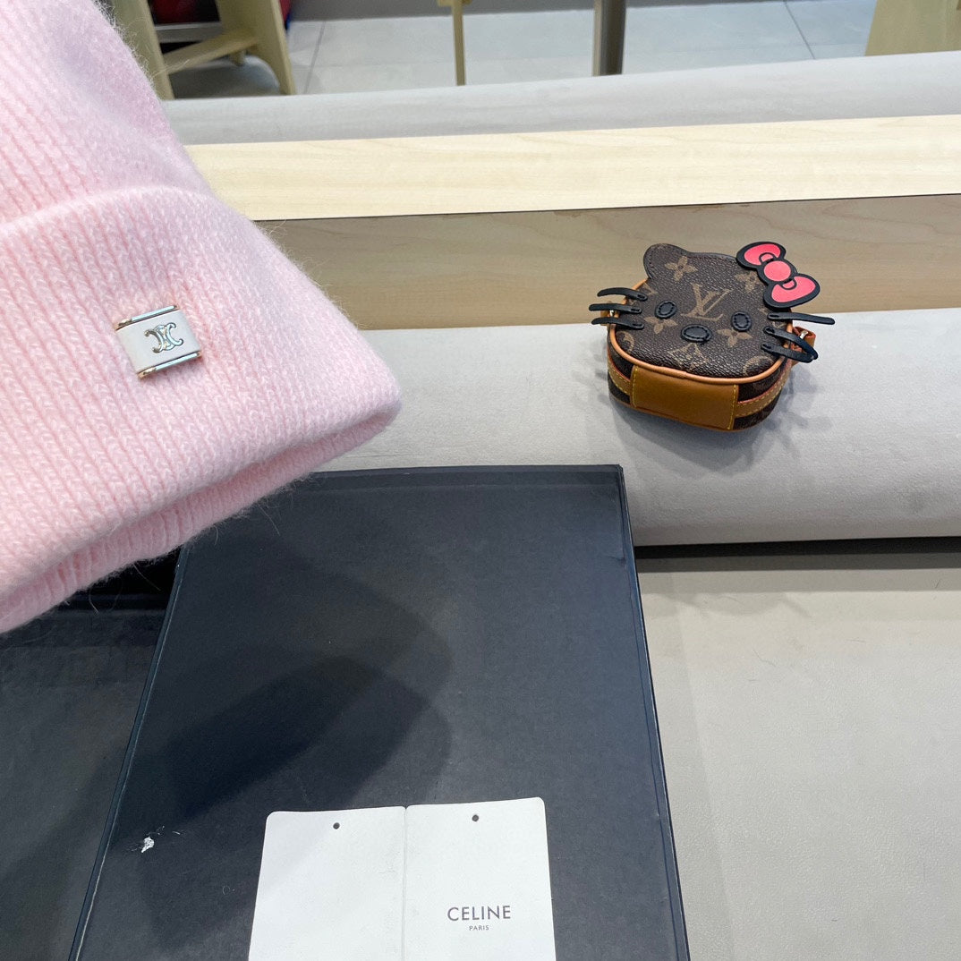 Celine Autumn/Winter New CE Knitted Hat Pink in Wool 980325