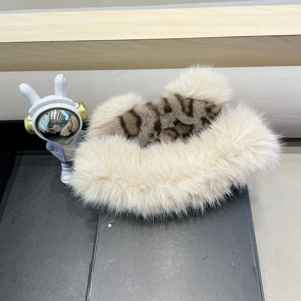 Moncler 24 Retro Leopard Gray Print Plush Fisherman Hat 980328