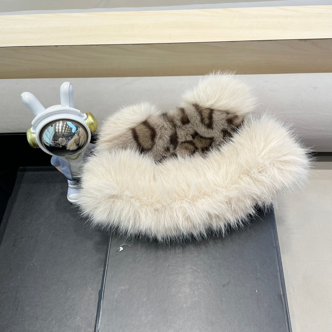 Moncler 24 Retro Leopard Gray Print Plush Fisherman Hat 980328