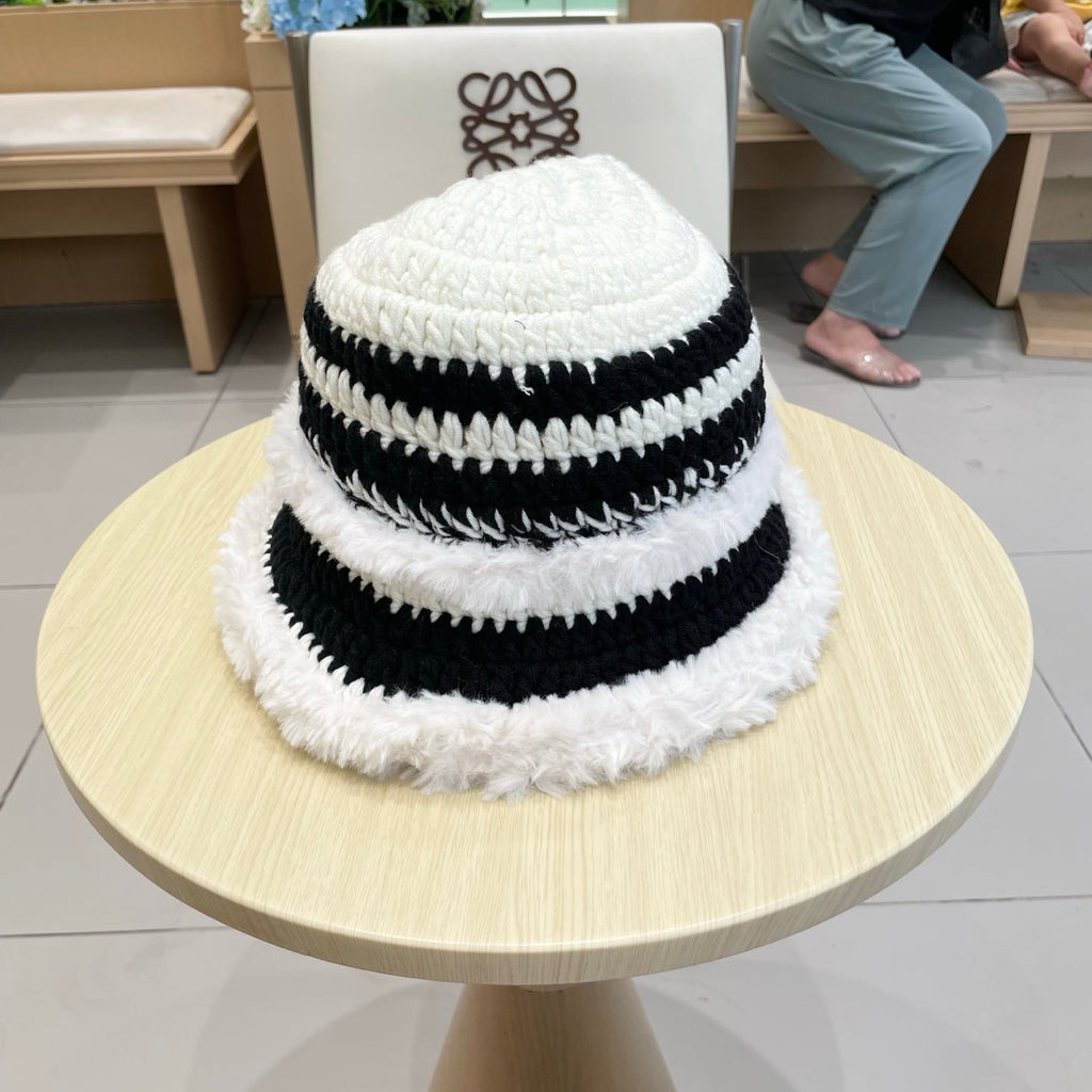 Moncler New Patchwork White Black Plush  Bucket Hat 980317