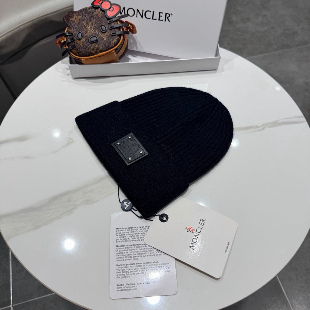 Moncler Black Knitted Beanie 980310