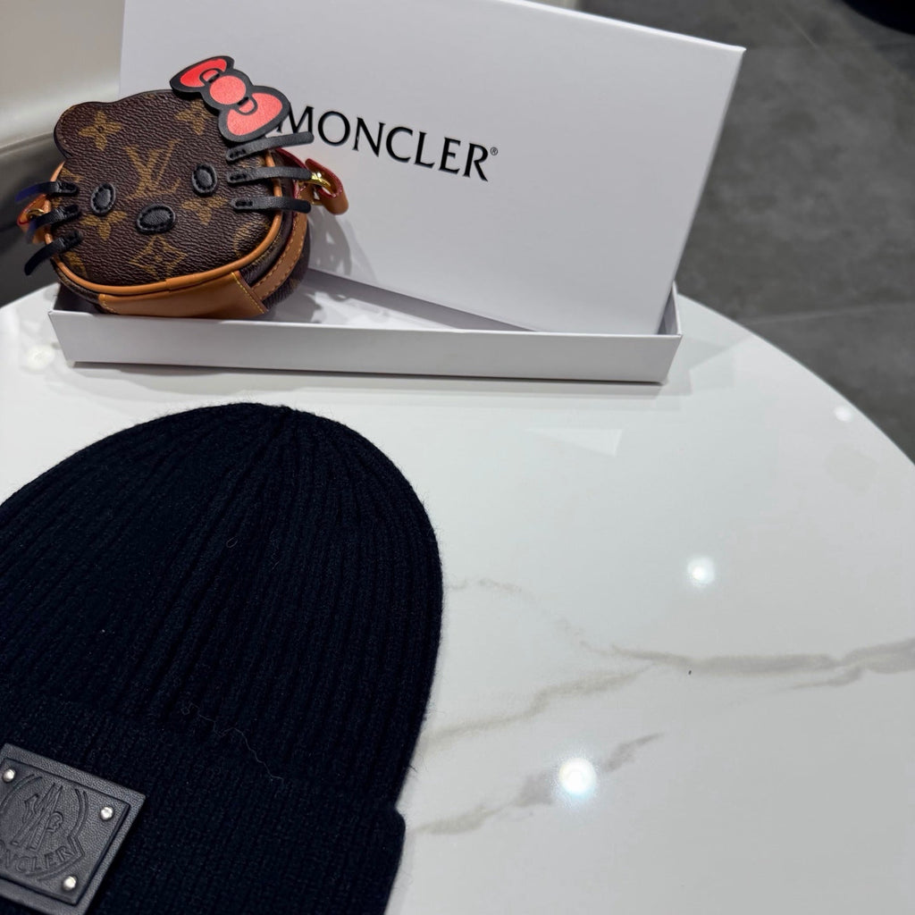 Moncler Black Knitted Beanie 980310