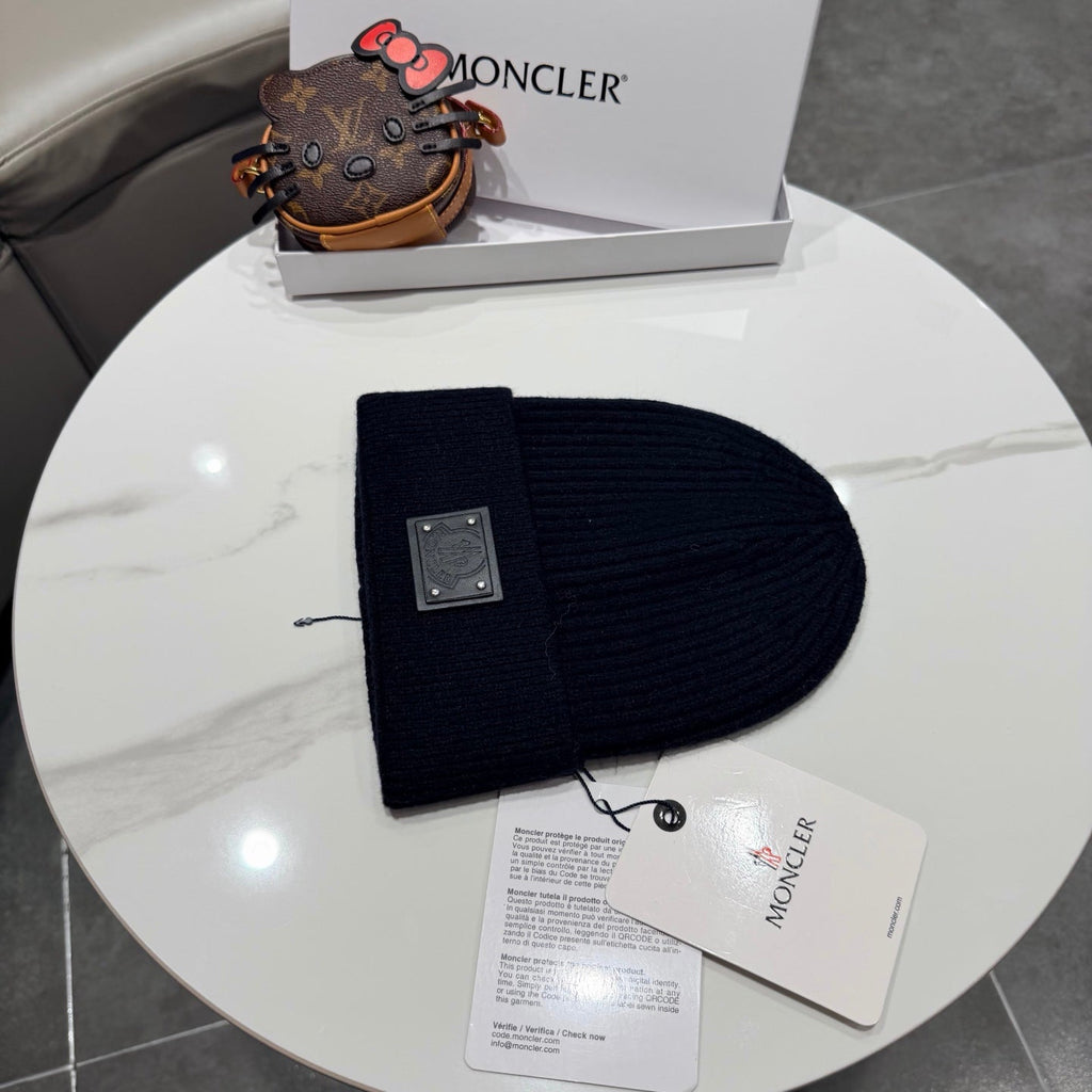 Moncler Black Knitted Beanie 980310
