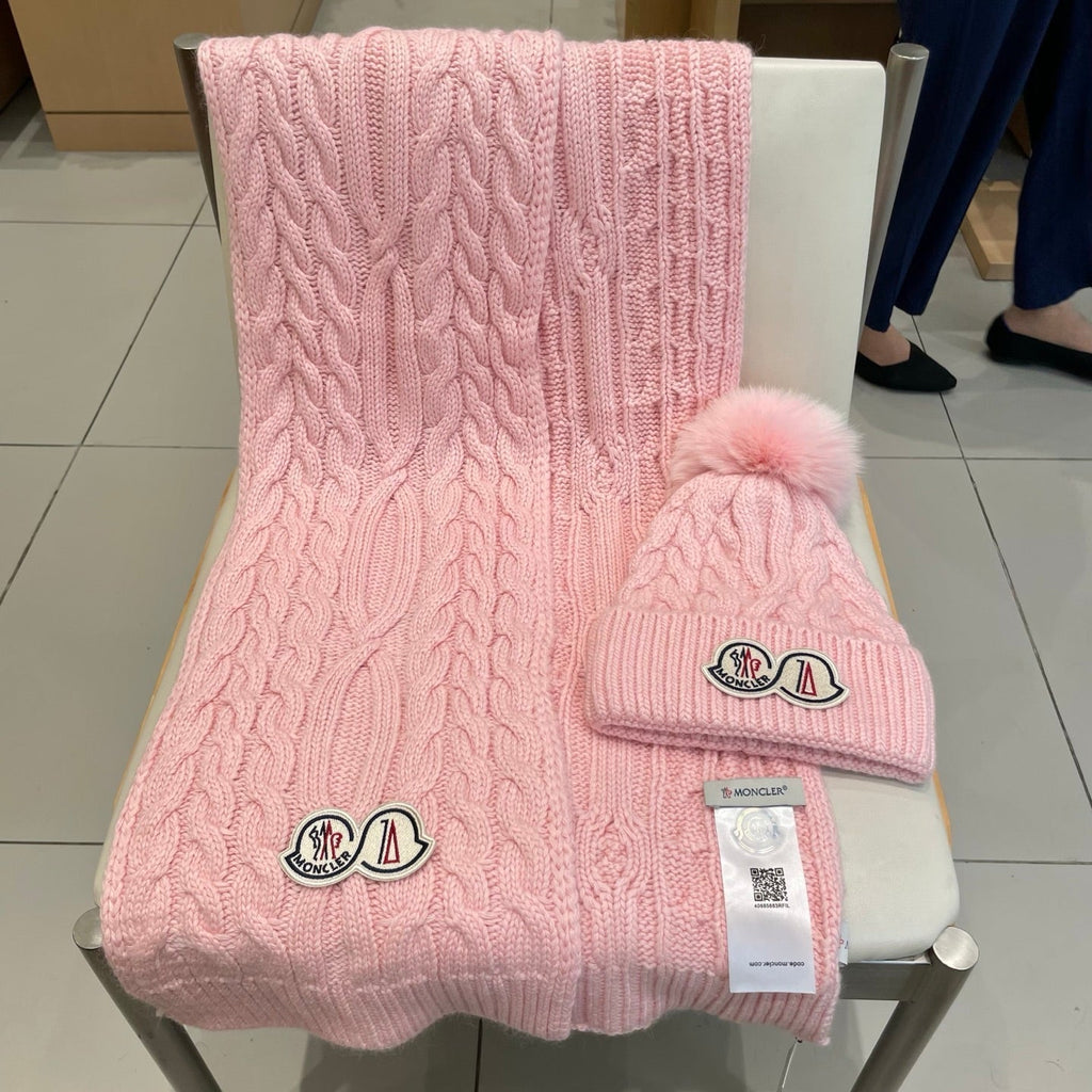 Moncler Classic Set Hat & Scarf Pink in Wool 980306