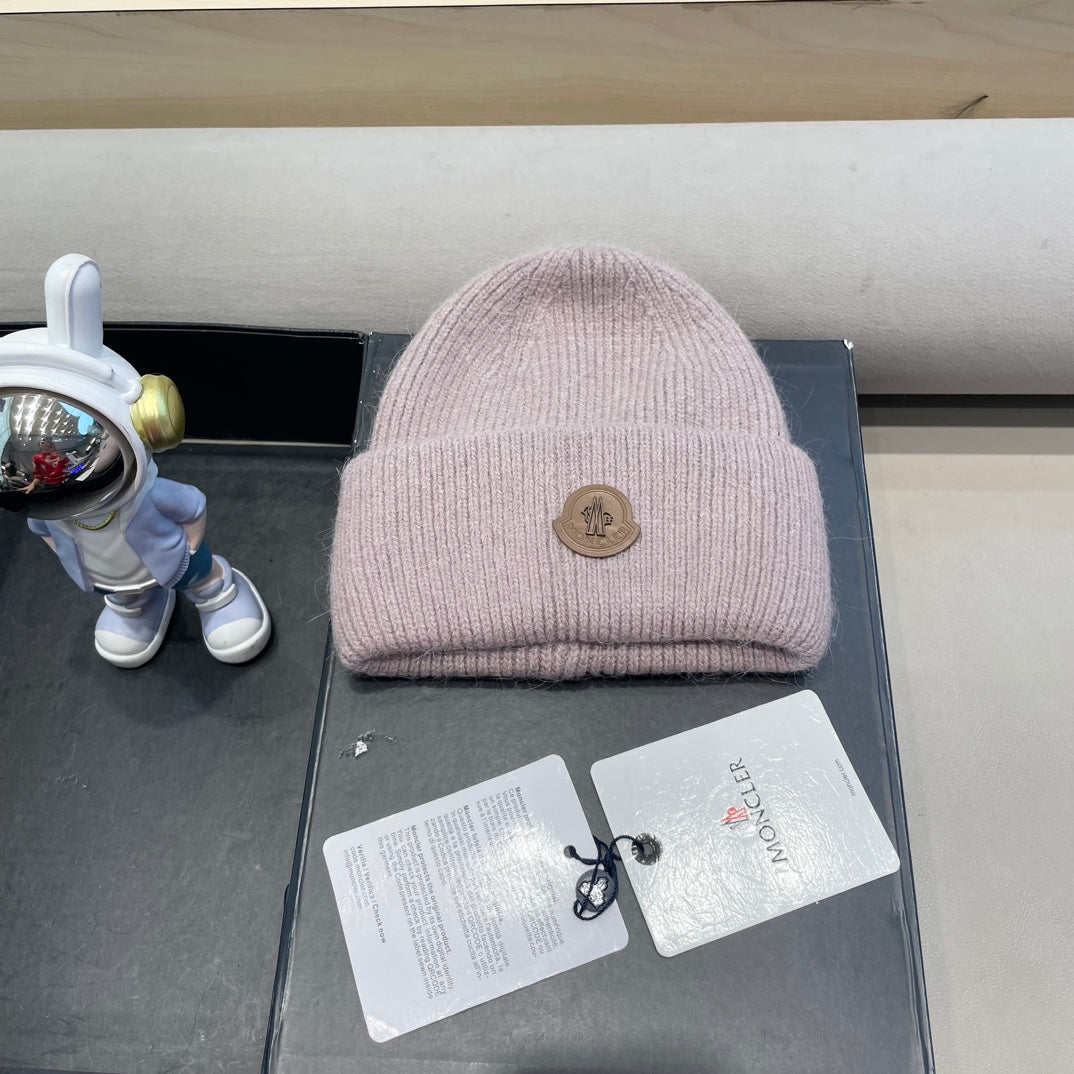 Moncler Classic Pink Knit Hat in Cashmere 980195