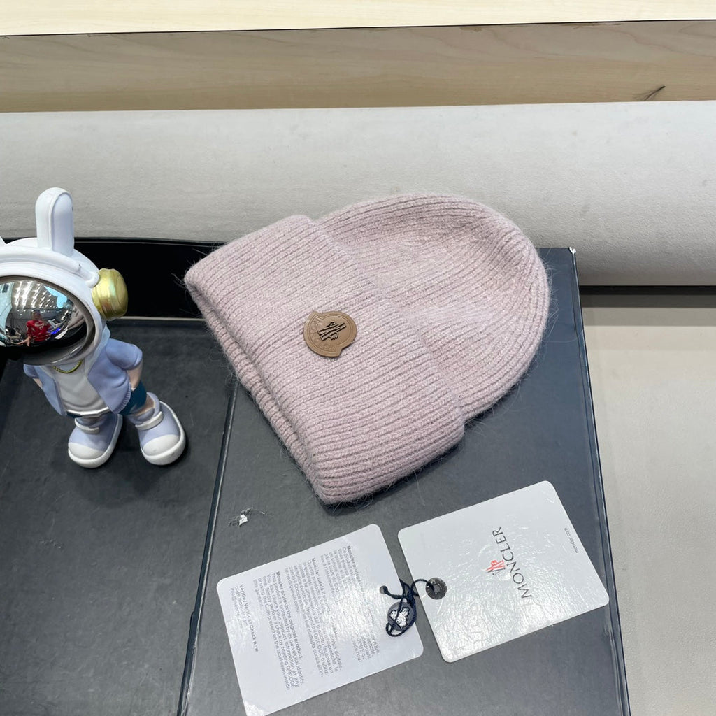 Moncler Classic Pink Knit Hat in Cashmere 980195