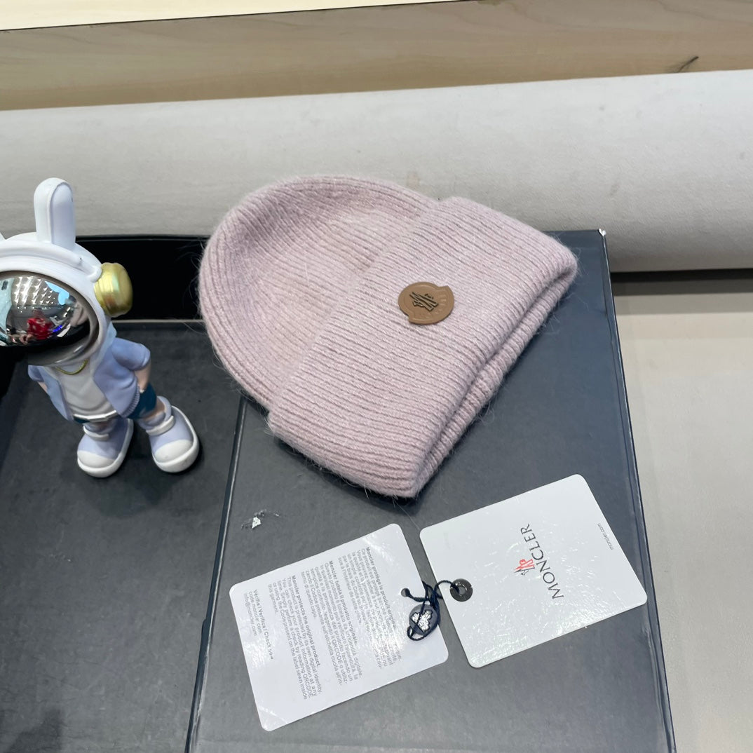 Moncler Classic Pink Knit Hat in Cashmere 980195