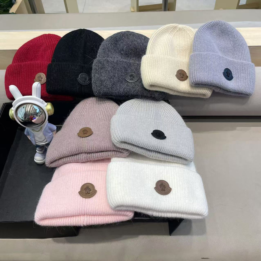 Moncler Classic Pink Knit Hat in Cashmere 980195