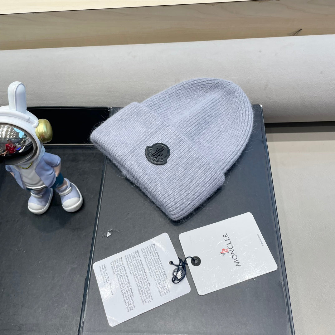 Moncler Classic Powder Blue Knit Hat in Cashmere 980194
