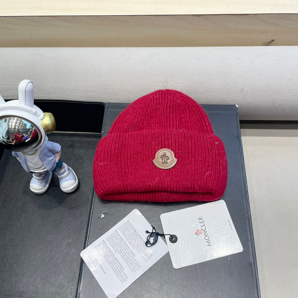 Moncler Classic Red Knit Hat in Cashmere 980193