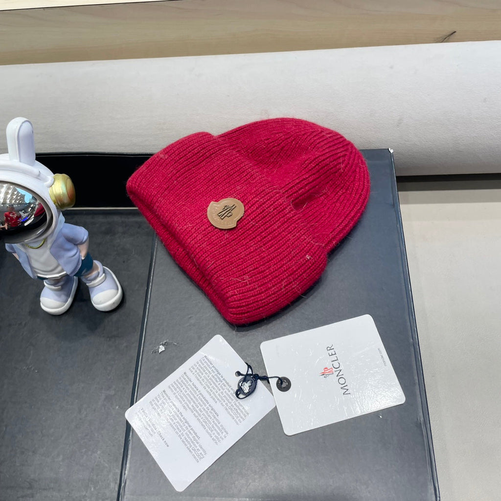 Moncler Classic Red Knit Hat in Cashmere 980193
