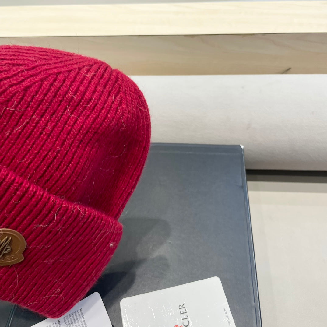 Moncler Classic Red Knit Hat in Cashmere 980193
