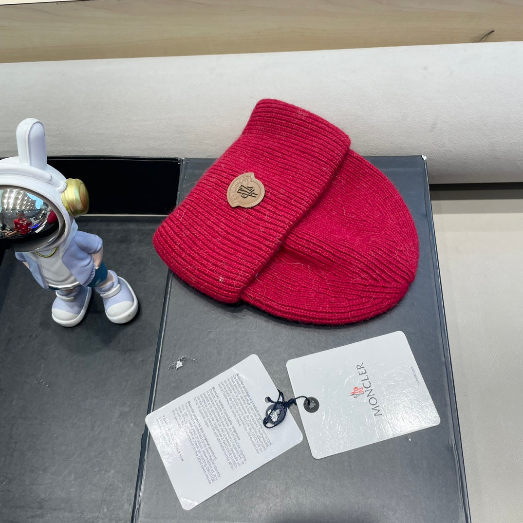 Moncler Classic Red Knit Hat in Cashmere 980193