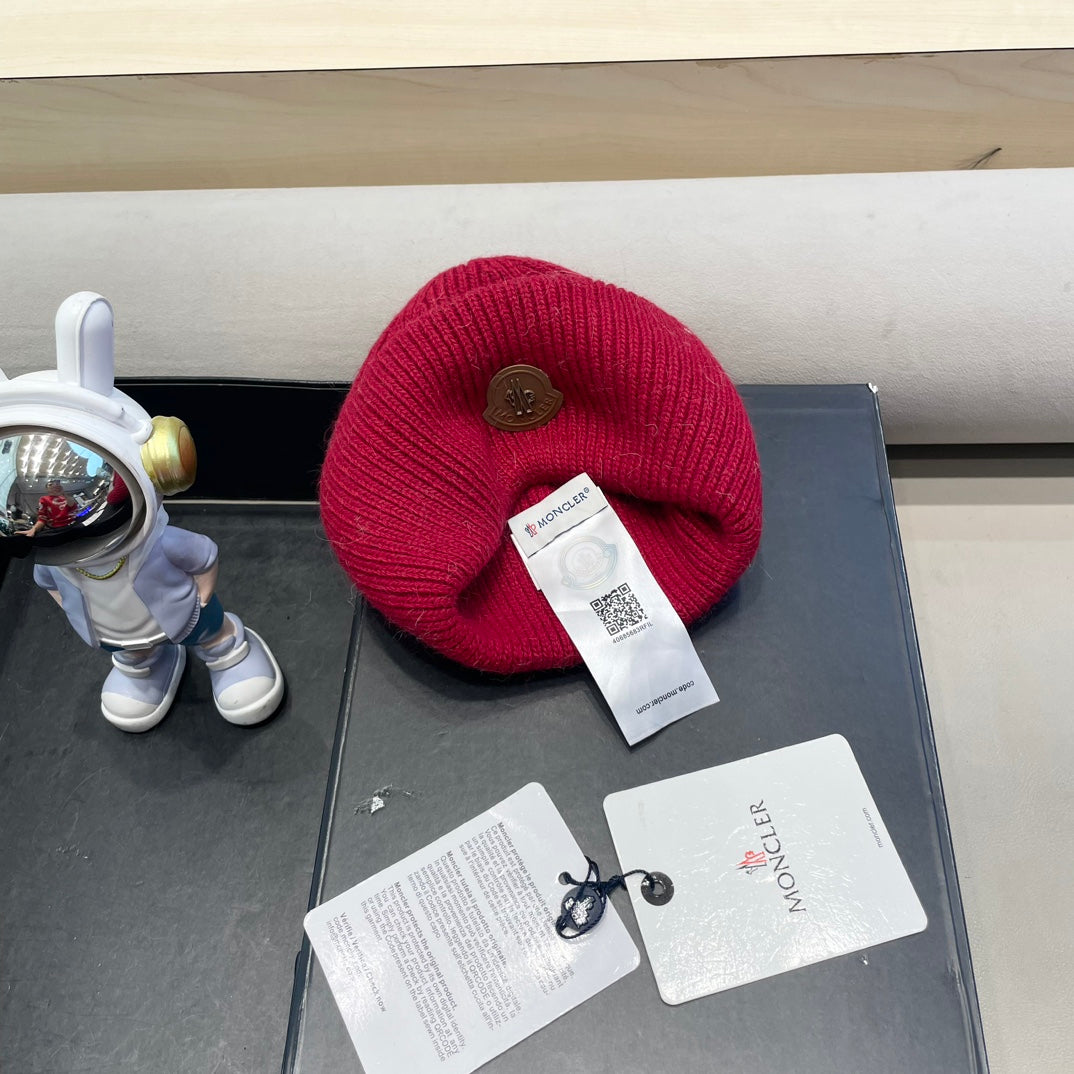 Moncler Classic Red Knit Hat in Cashmere 980193