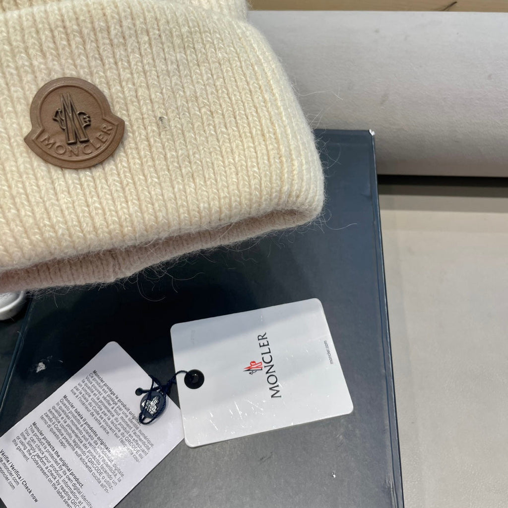 Moncler Classic Ivory Knit Hat in Cashmere 980192