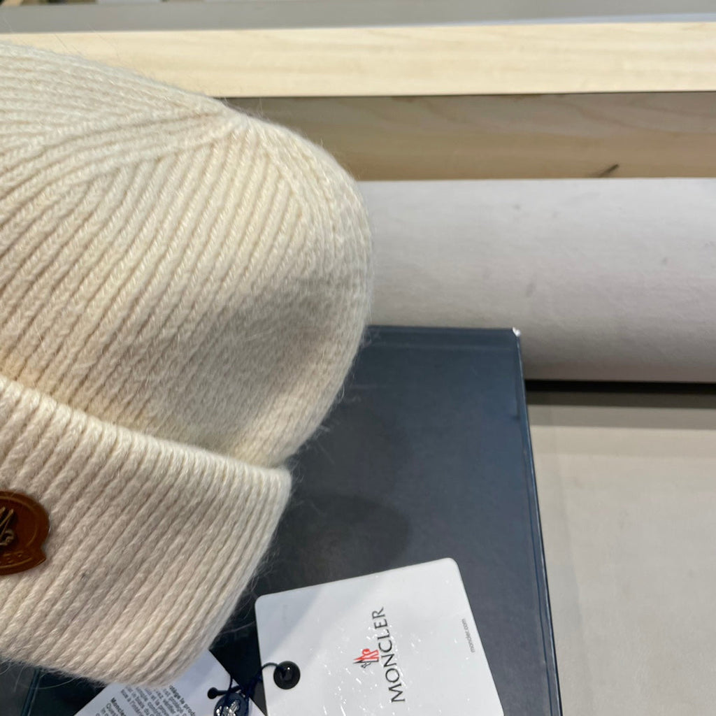 Moncler Classic Ivory Knit Hat in Cashmere 980192
