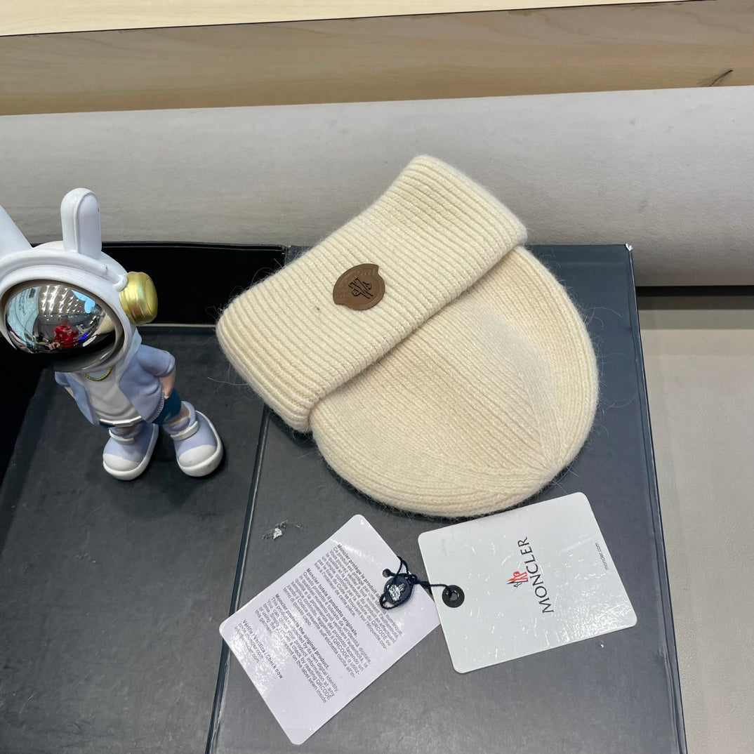 Moncler Classic Ivory Knit Hat in Cashmere 980192