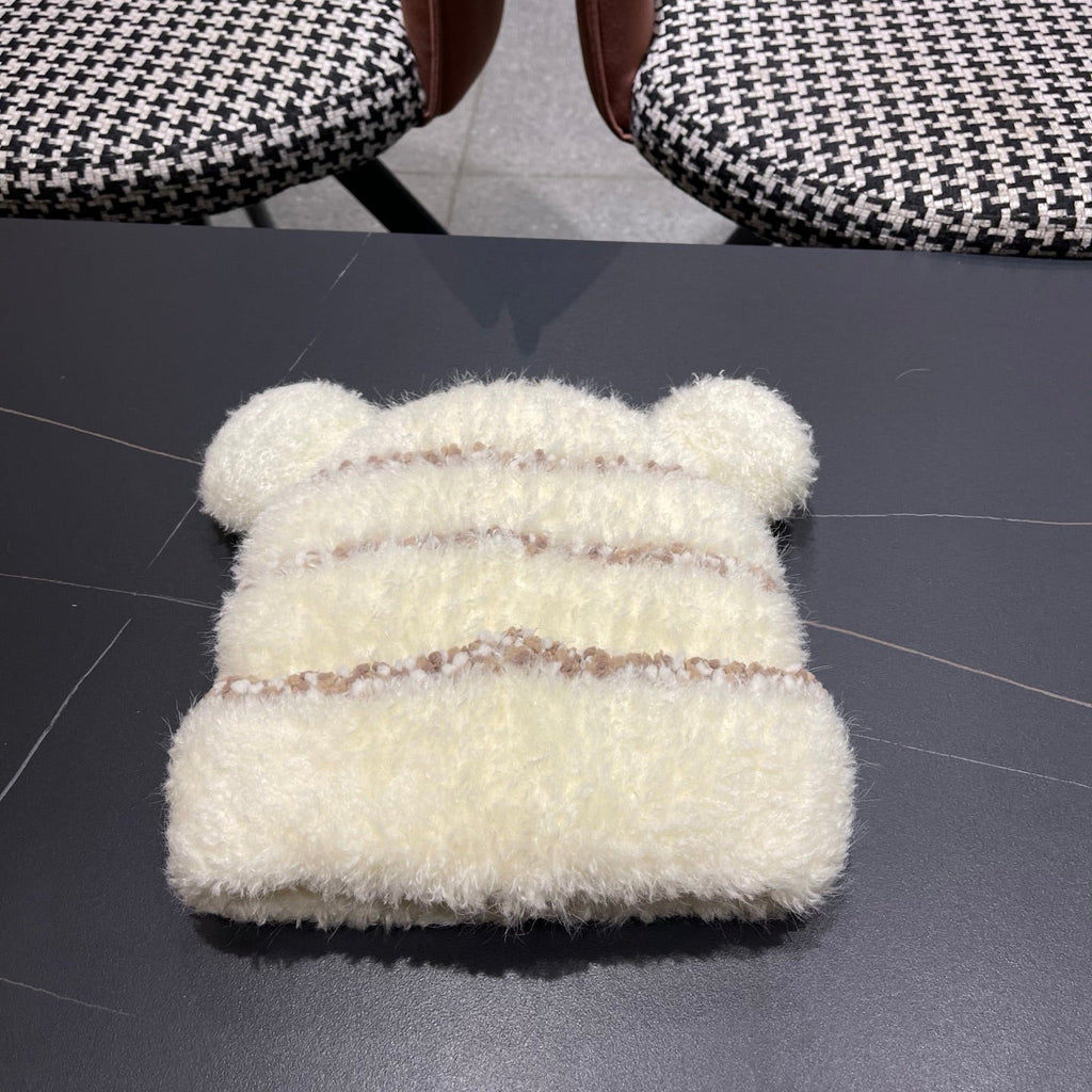 Moncler Cute Bear Fleece-Lined Warm Knitted White Hat 980004
