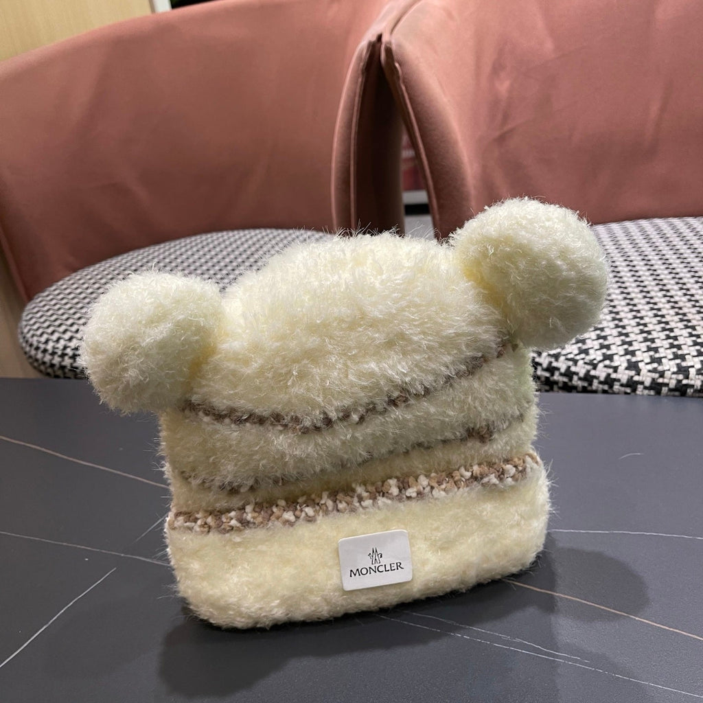 Moncler Cute Bear Fleece-Lined Warm Knitted White Hat 980004