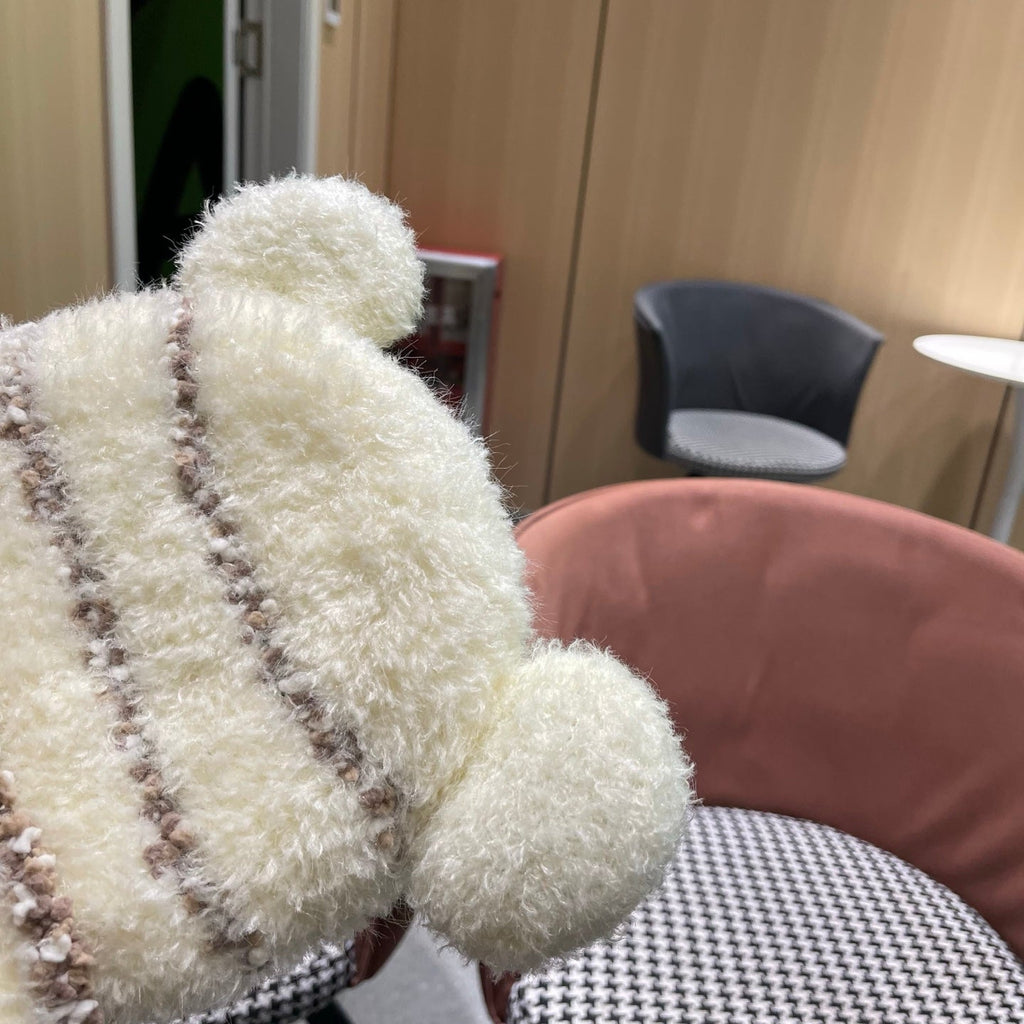 Moncler Cute Bear Fleece-Lined Warm Knitted White Hat 980004
