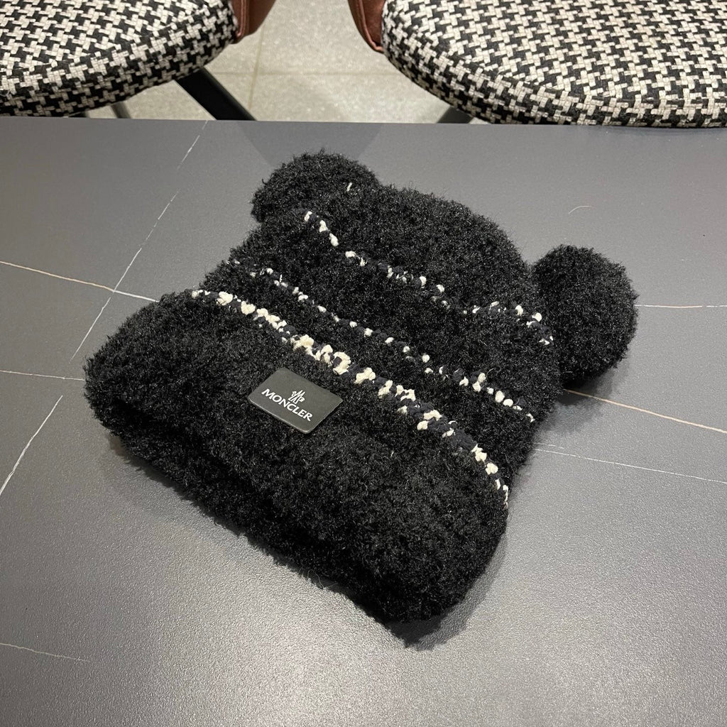 Moncler Cute Bear Fleece-Lined Warm Knitted Black Hat 980003