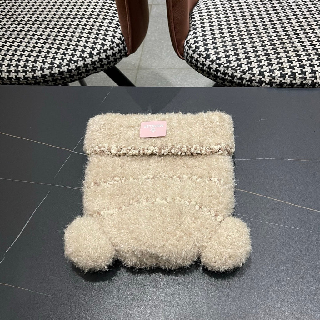 Moncler Cute Bear Fleece-Lined Warm Knitted Beige Hat 980001