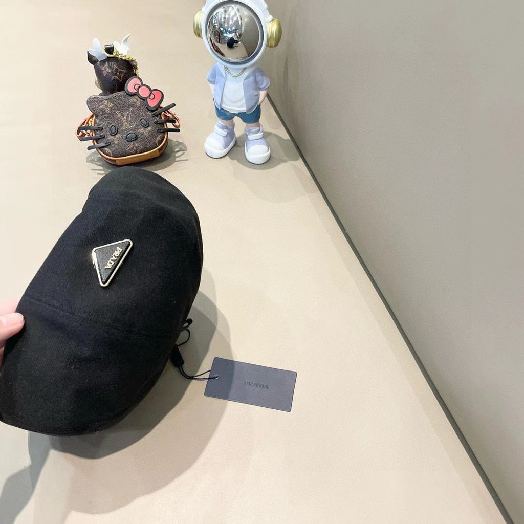 Prada Beret Pumpkin Style Women's Black in Canvas 125791
