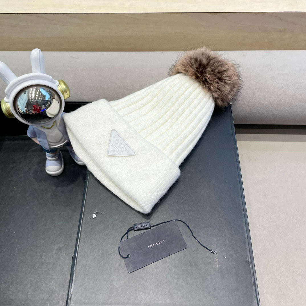 Prada Fleece-Lined Thick Real Fox Fur Pom-Pom Knitted White Hat 125677